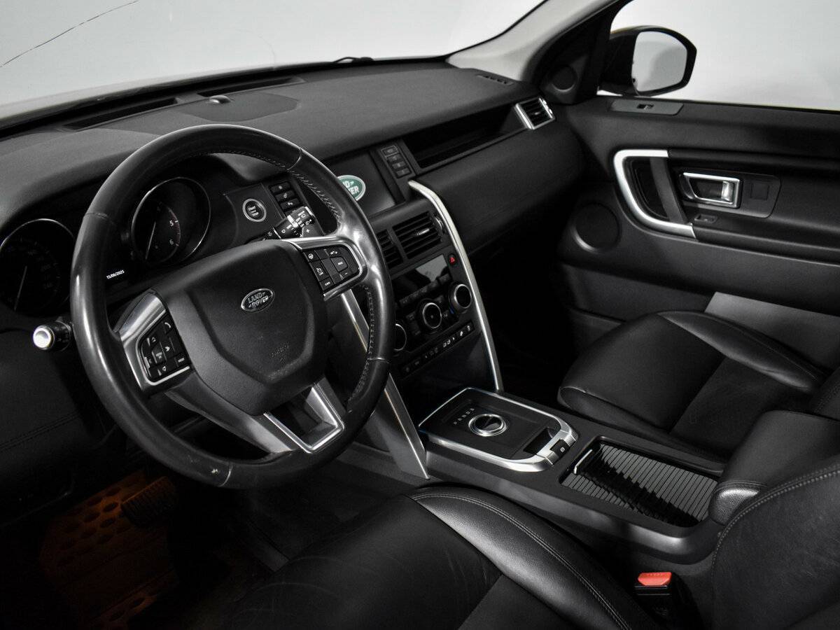 Land Rover Discovery Sport с пробегом — 2017 год. Фото: #6