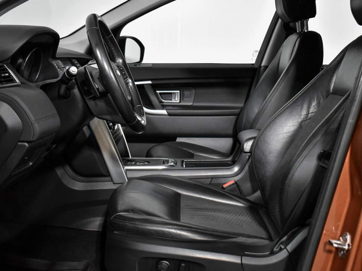 Land Rover Discovery Sport с пробегом — 2017 год. Фото: #8