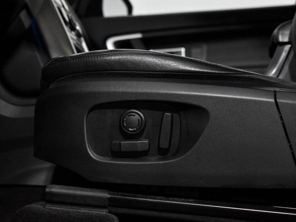 Land Rover Discovery Sport с пробегом — 2017 год. Фото: #9