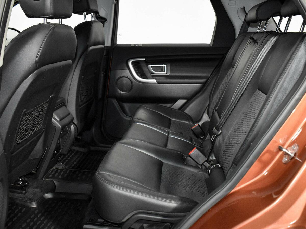 Land Rover Discovery Sport с пробегом — 2017 год. Фото: #10