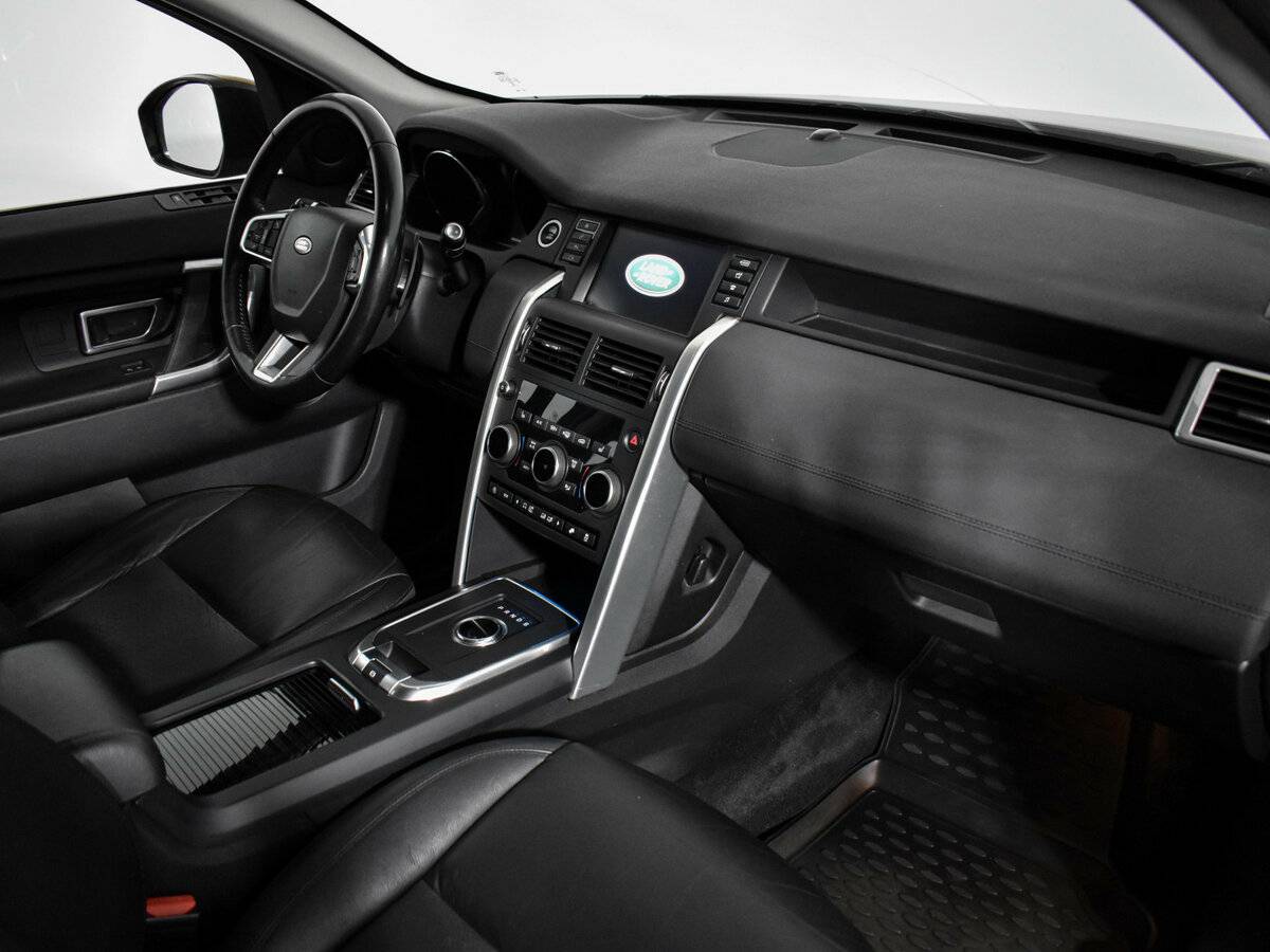 Land Rover Discovery Sport с пробегом — 2017 год. Фото: #11