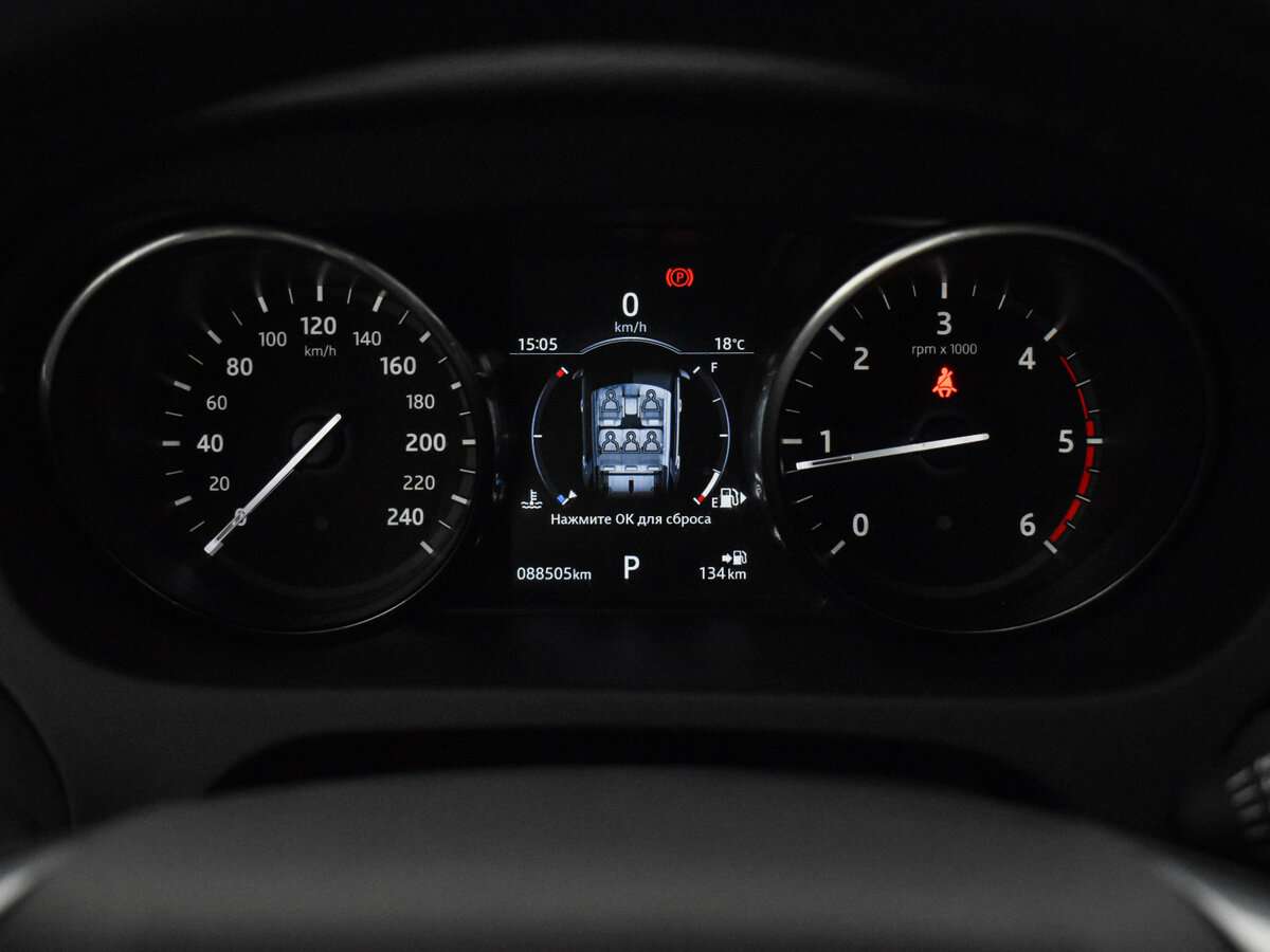 Land Rover Discovery Sport с пробегом — 2017 год. Фото: #12