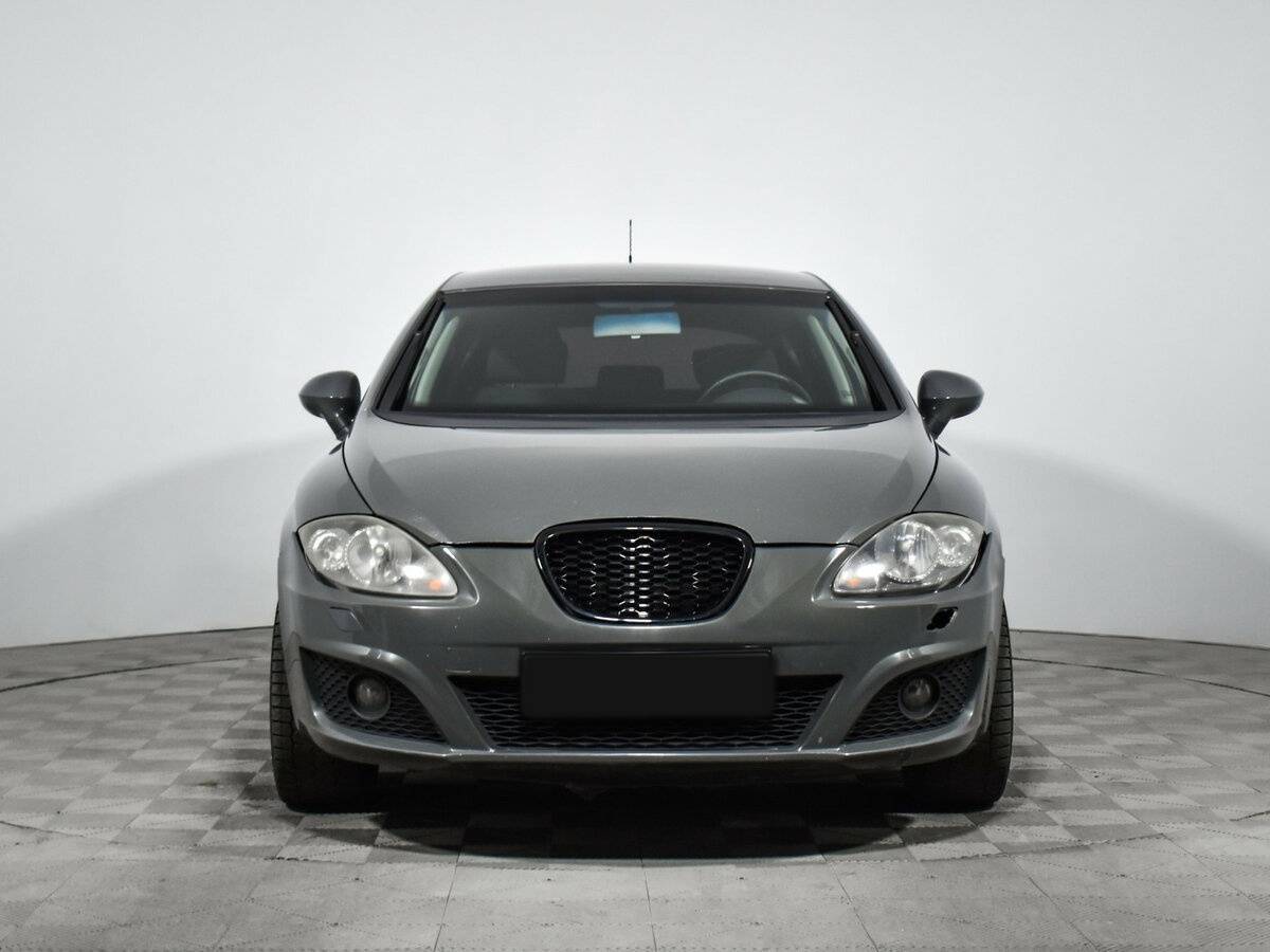 SEAT Leon с пробегом — 2010 год. Фото: #1