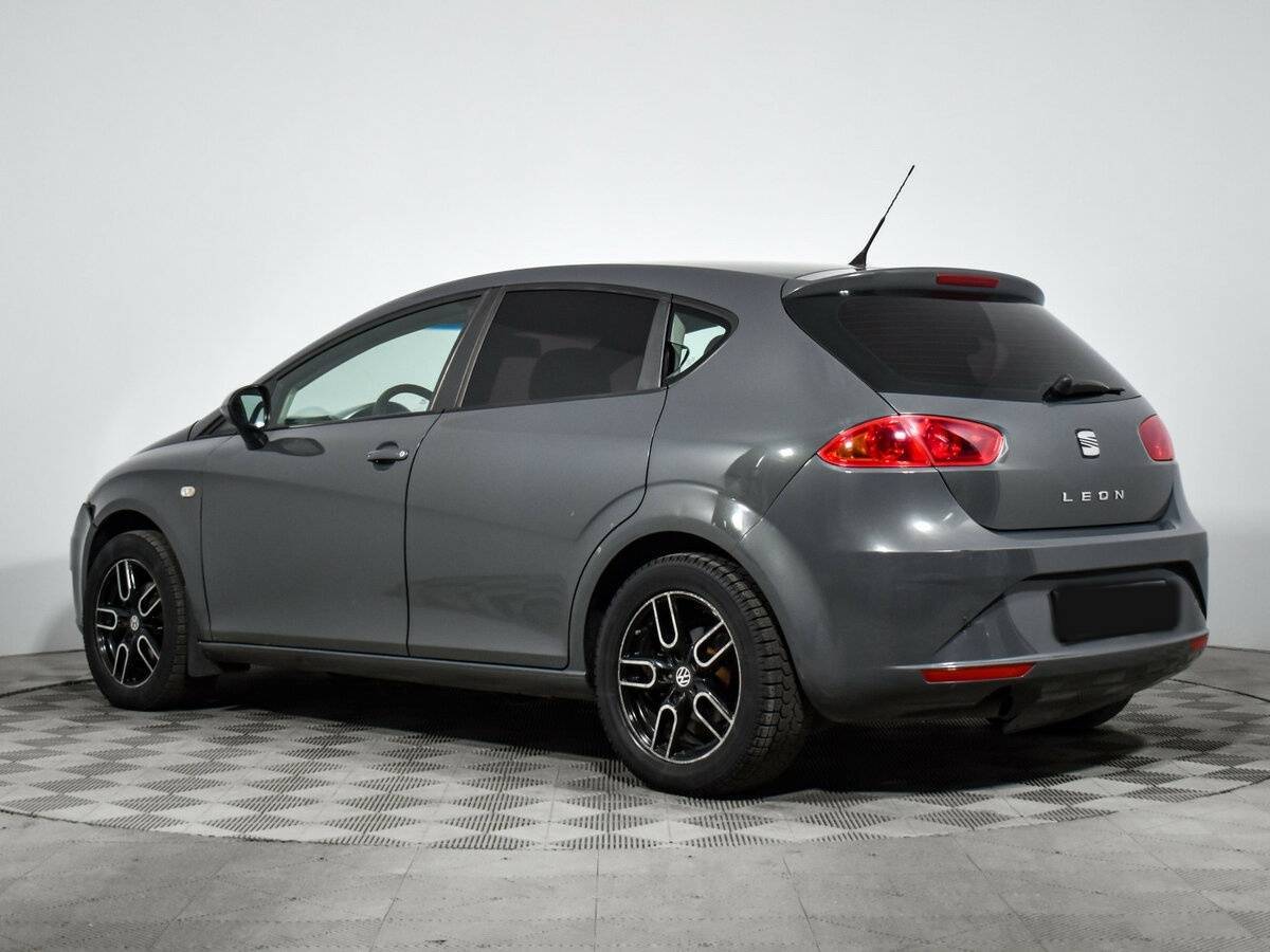 SEAT Leon с пробегом — 2010 год. Фото: #6