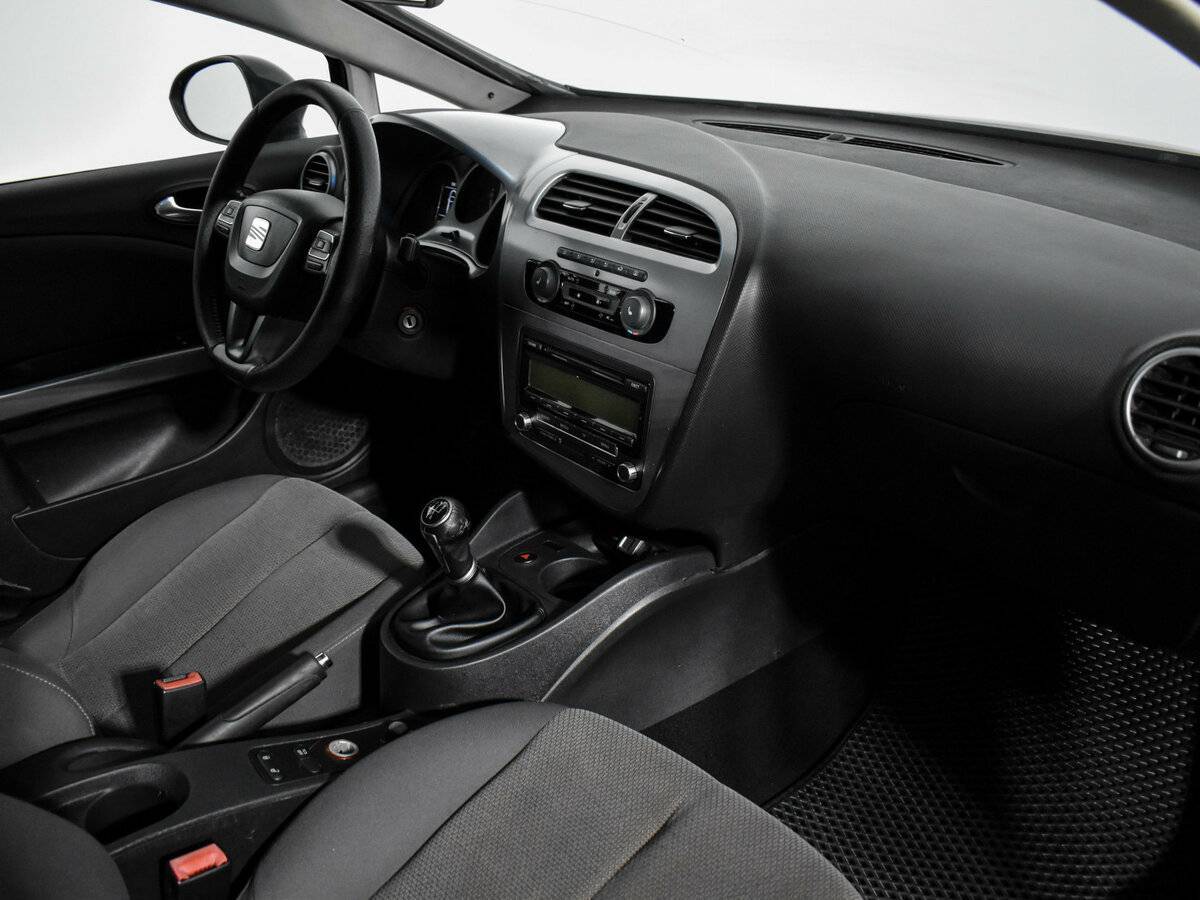 SEAT Leon с пробегом — 2010 год. Фото: #12