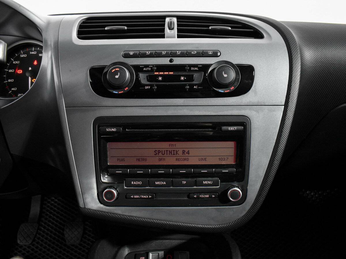 SEAT Leon с пробегом — 2010 год. Фото: #13