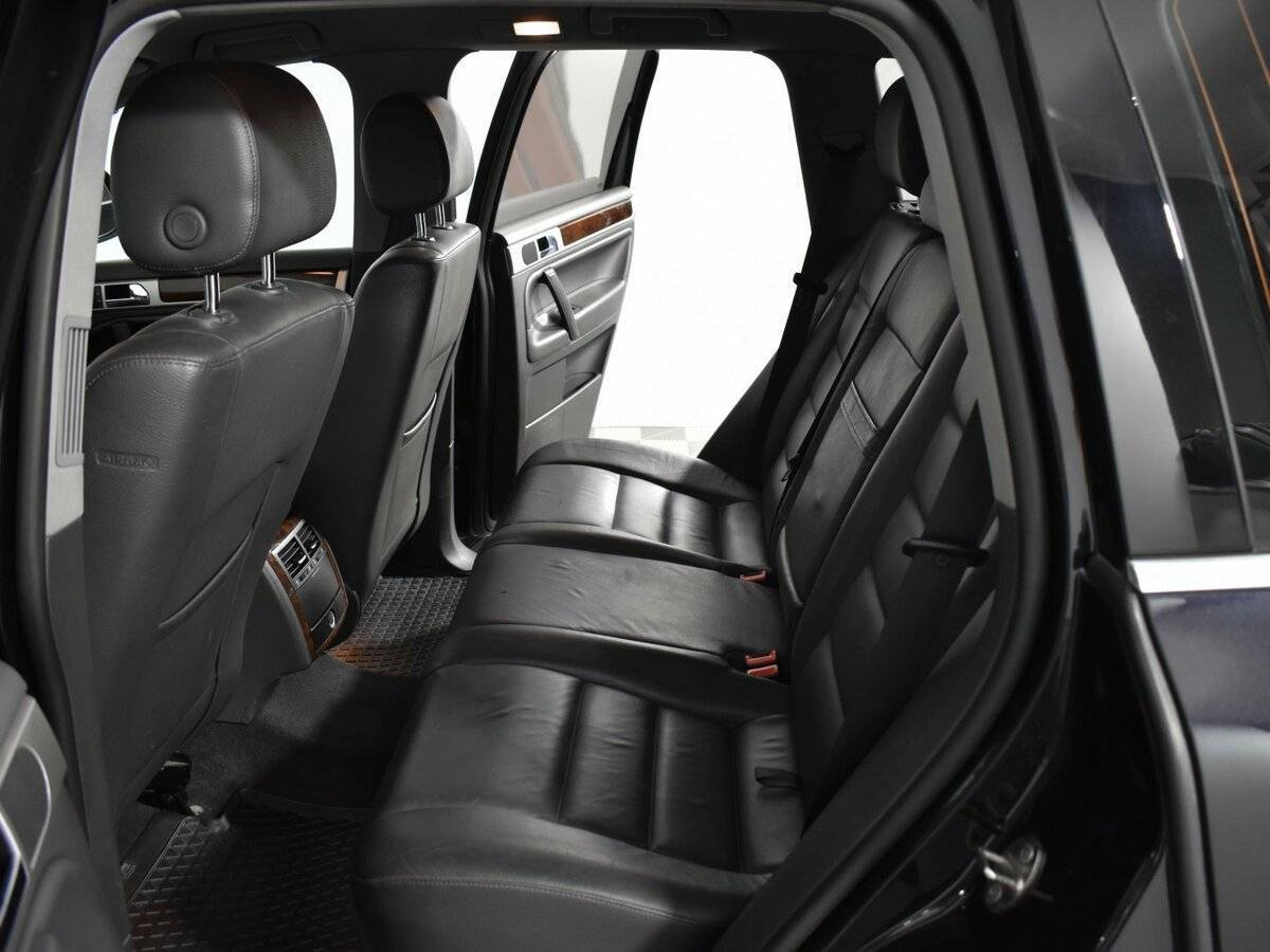Volkswagen Touareg с пробегом — 2008 год. Фото: #11