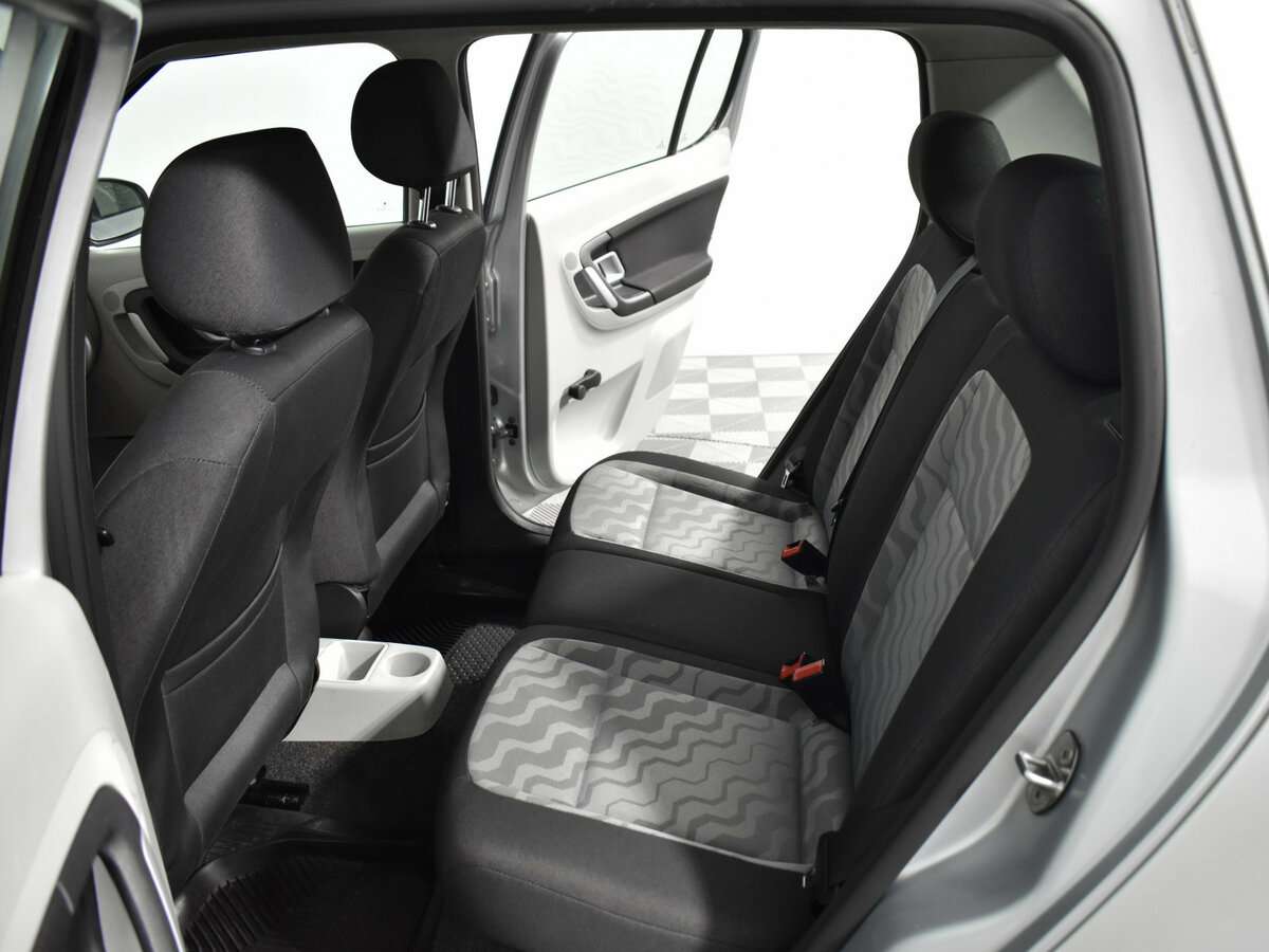 Skoda Fabia с пробегом — 2009 год. Фото: #11