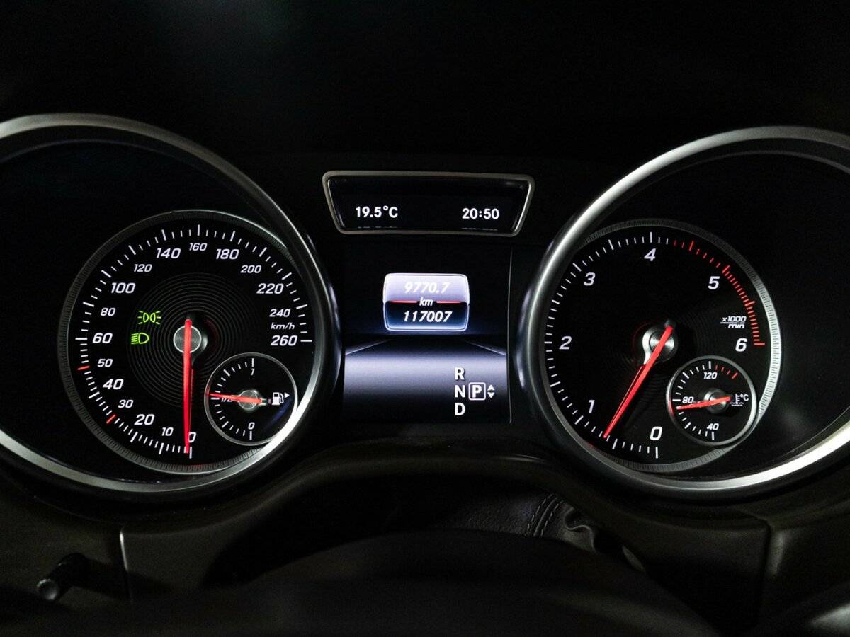 Mercedes-Benz GLE с пробегом — 2015 год. Фото: #11