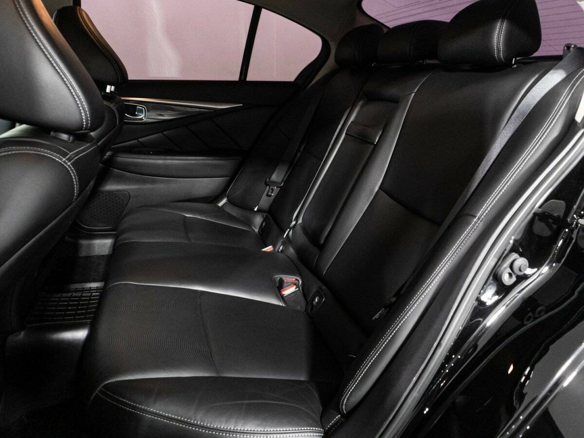 Infiniti Q50 с пробегом — 2014 год. Фото: #9