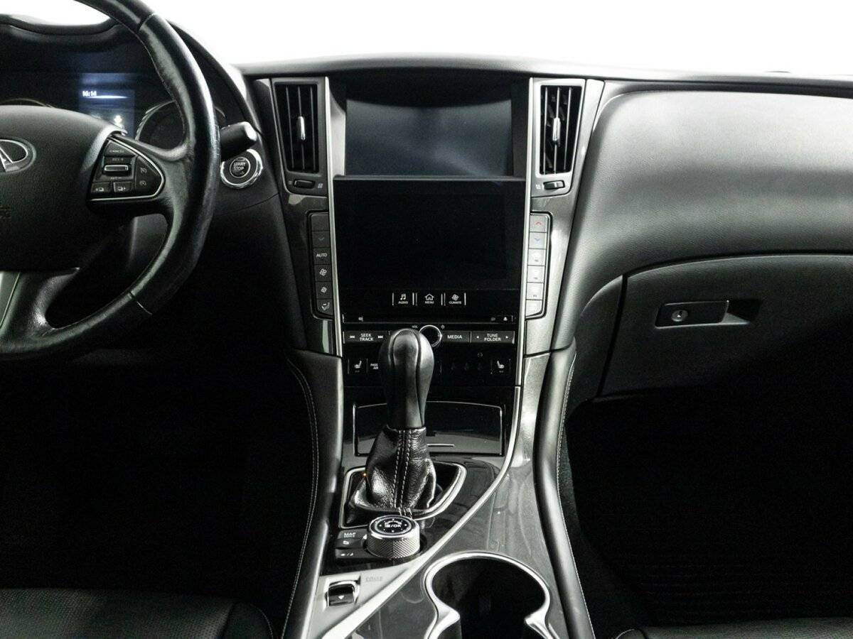 Infiniti Q50 с пробегом — 2014 год. Фото: #13