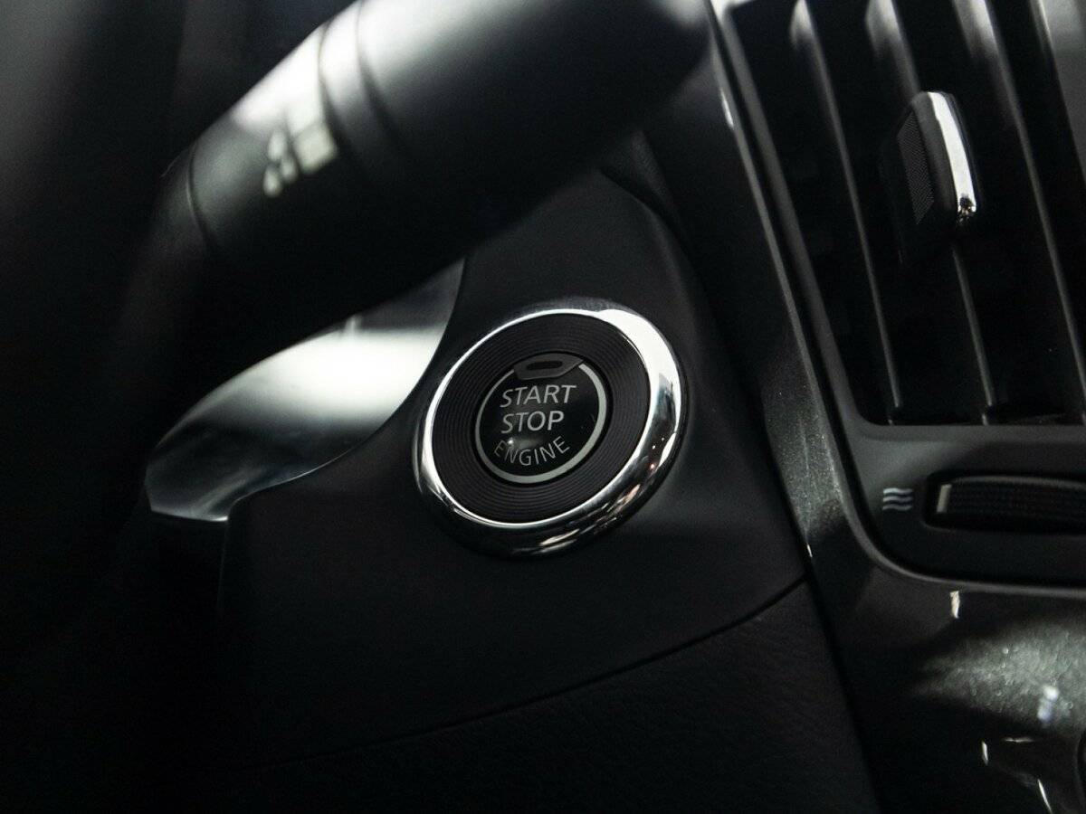 Infiniti Q50 с пробегом — 2014 год. Фото: #18