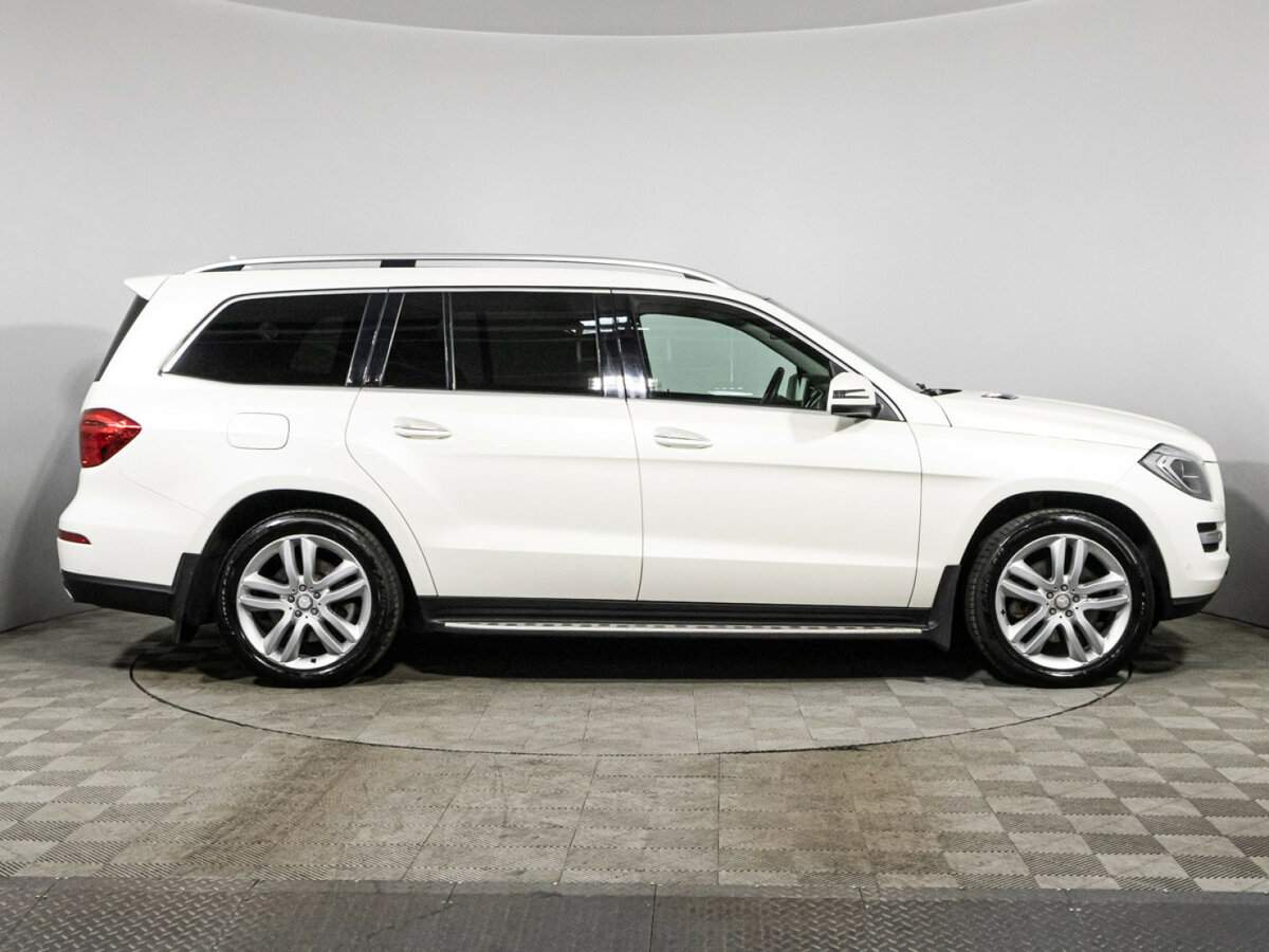 Mercedes-Benz GL-Класс с пробегом — 2014 год. Фото: #3