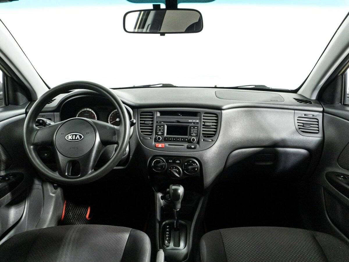 Kia Rio с пробегом — 2010 год. Фото: #12