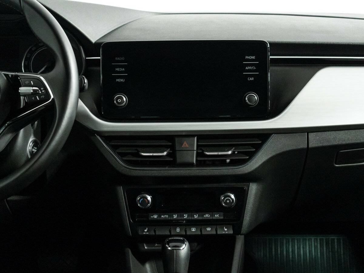 Skoda Rapid с пробегом — 2021 год. Фото: #13