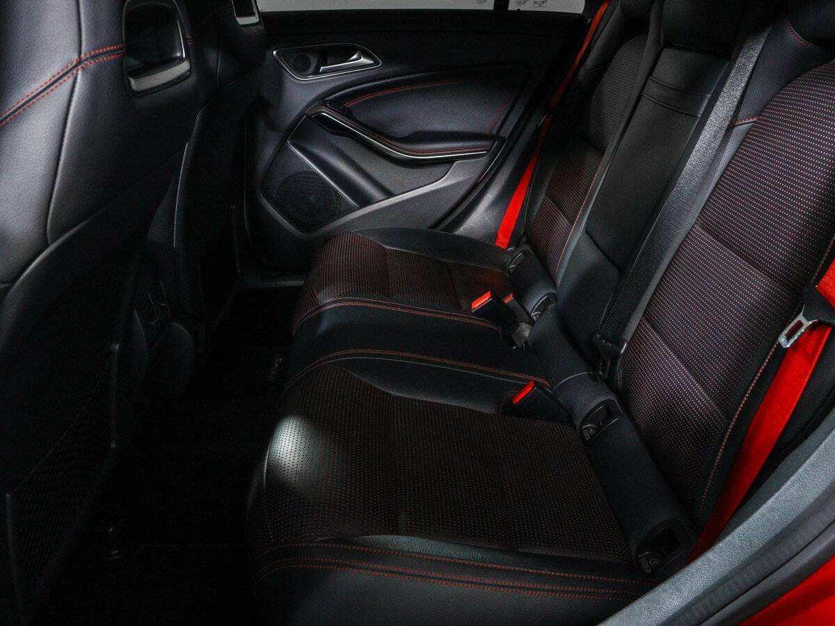 Mercedes-Benz CLA AMG с пробегом — 2013 год. Фото: #9