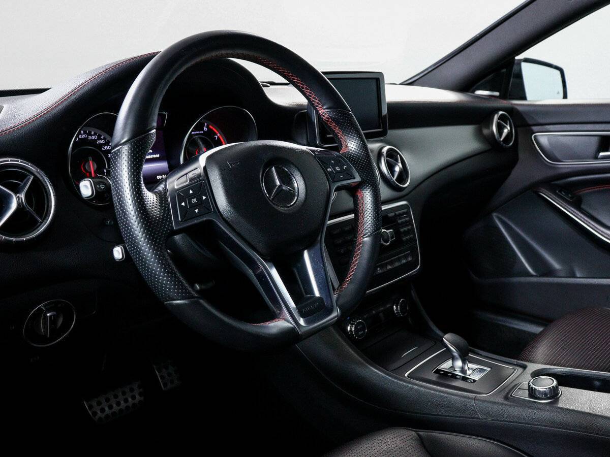 Mercedes-Benz CLA AMG с пробегом — 2013 год. Фото: #13