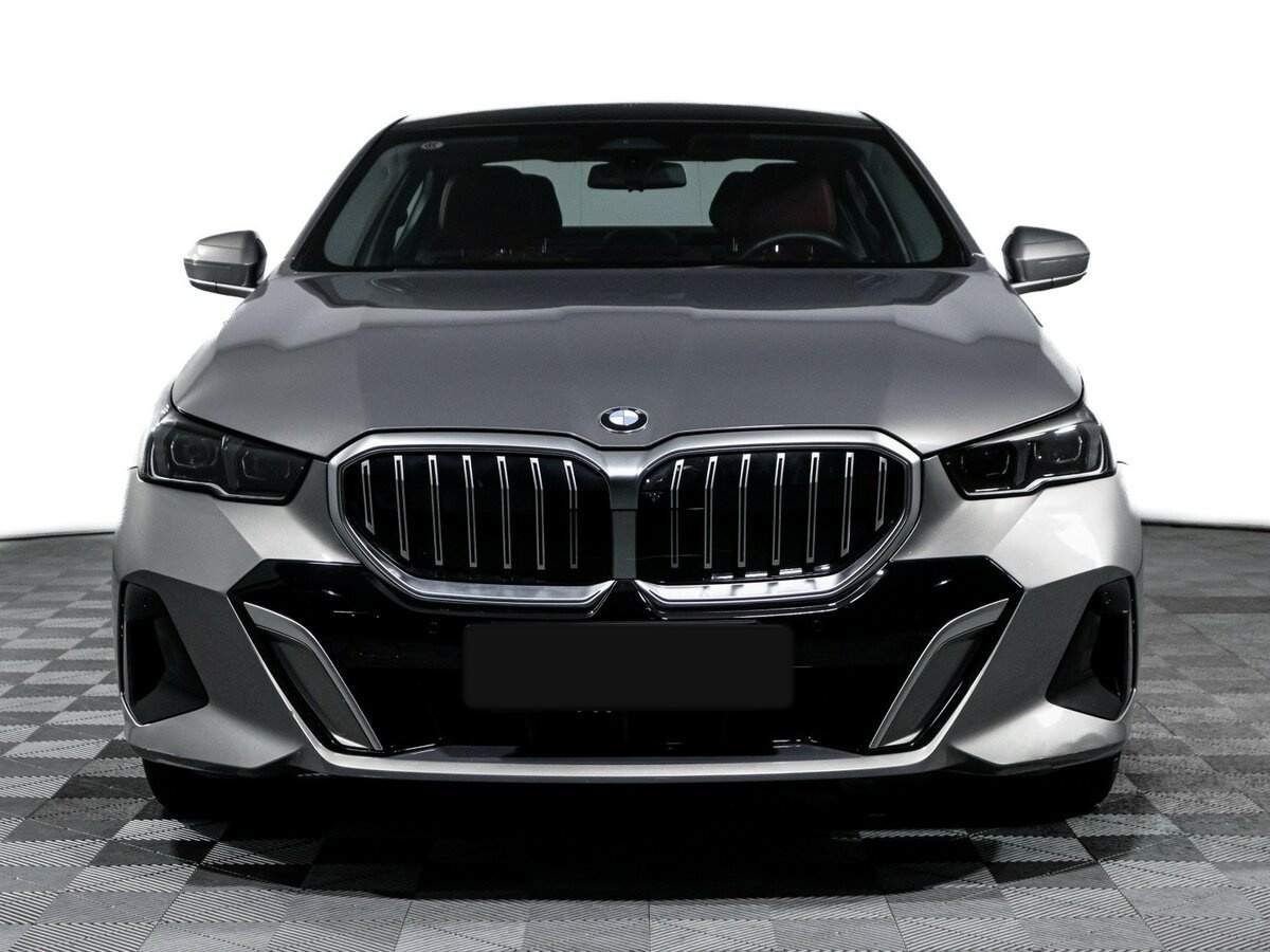 BMW 5 серии с пробегом — 2024 год. Фото: #1