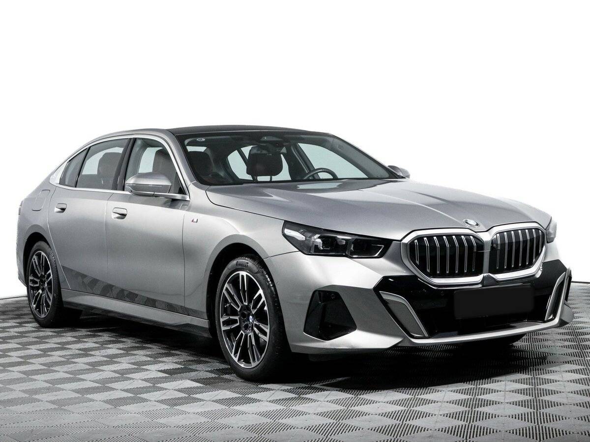 BMW 5 серии с пробегом — 2024 год. Фото: #2