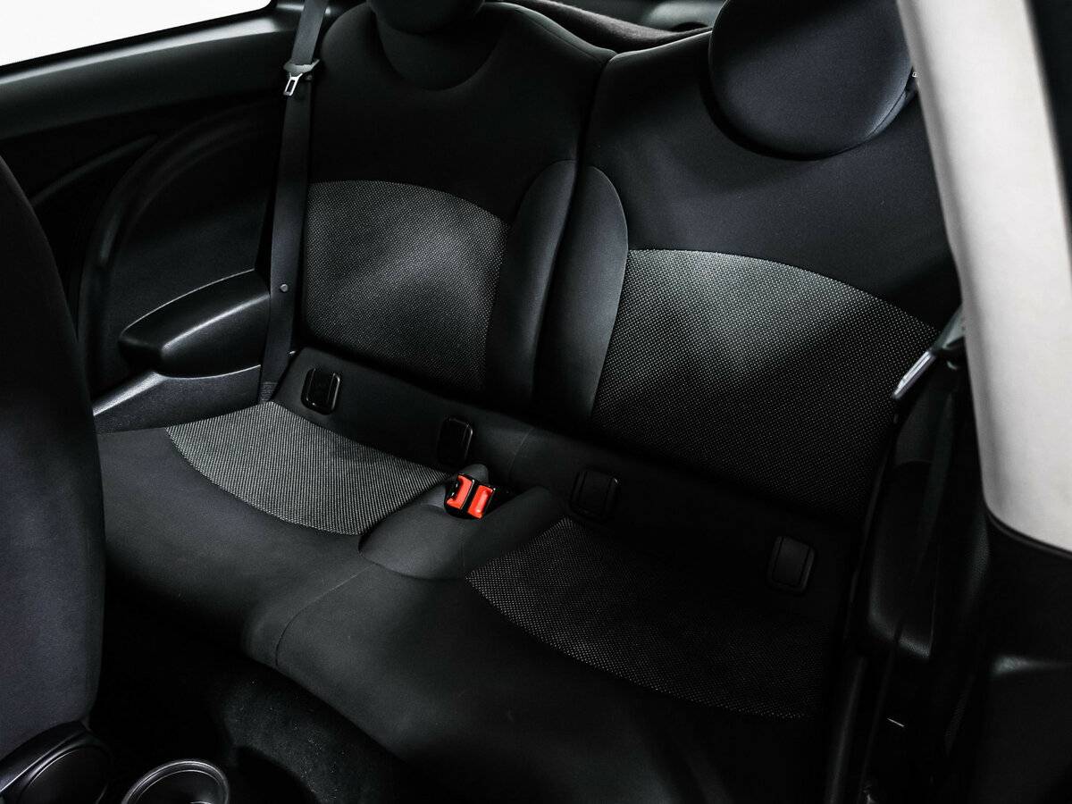 Mini Hatch с пробегом — 2012 год. Фото: #11