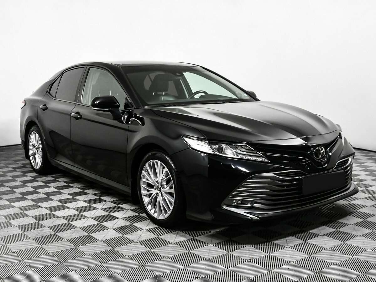 Toyota Camry с пробегом — 2018 год. Фото: #2