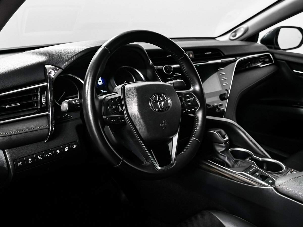 Toyota Camry с пробегом — 2018 год. Фото: #12