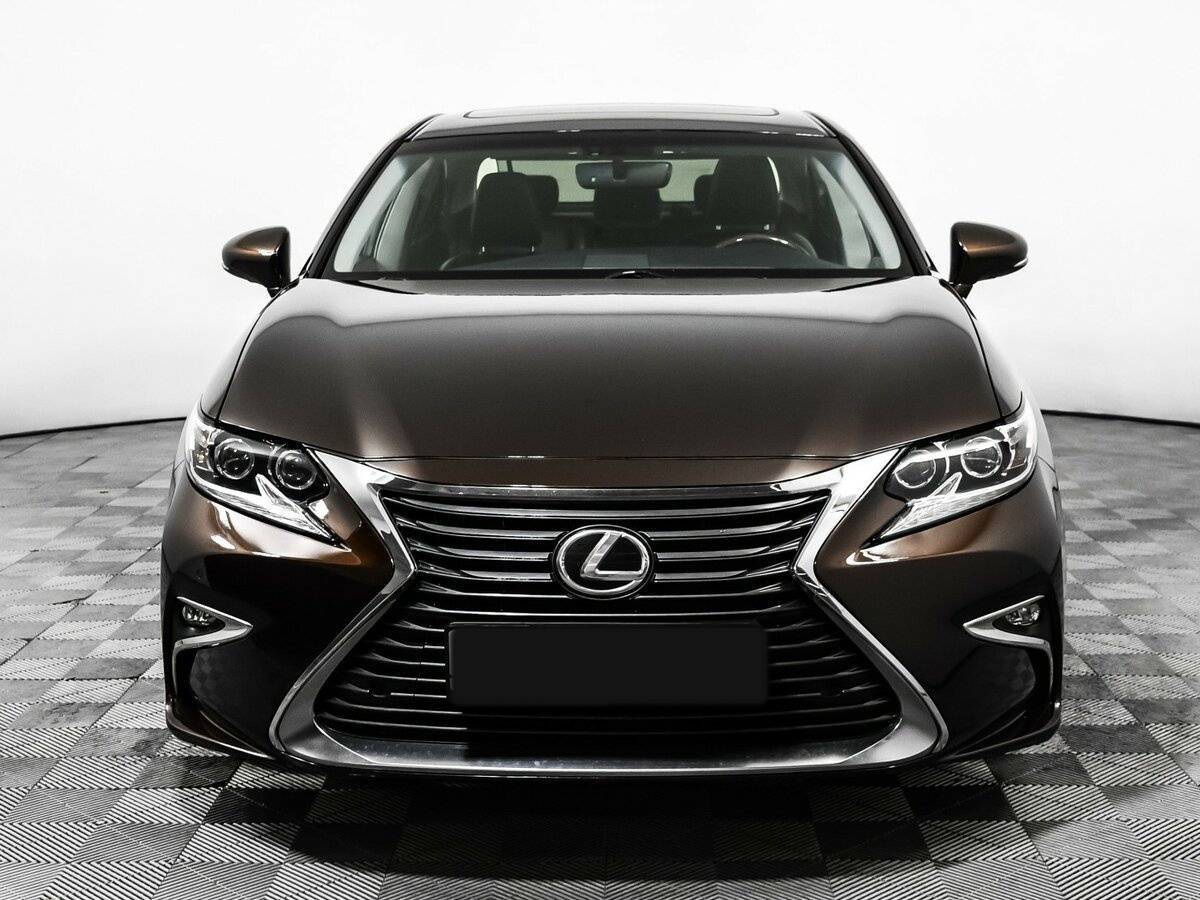 Lexus ES с пробегом — 2016 год. Фото: #1