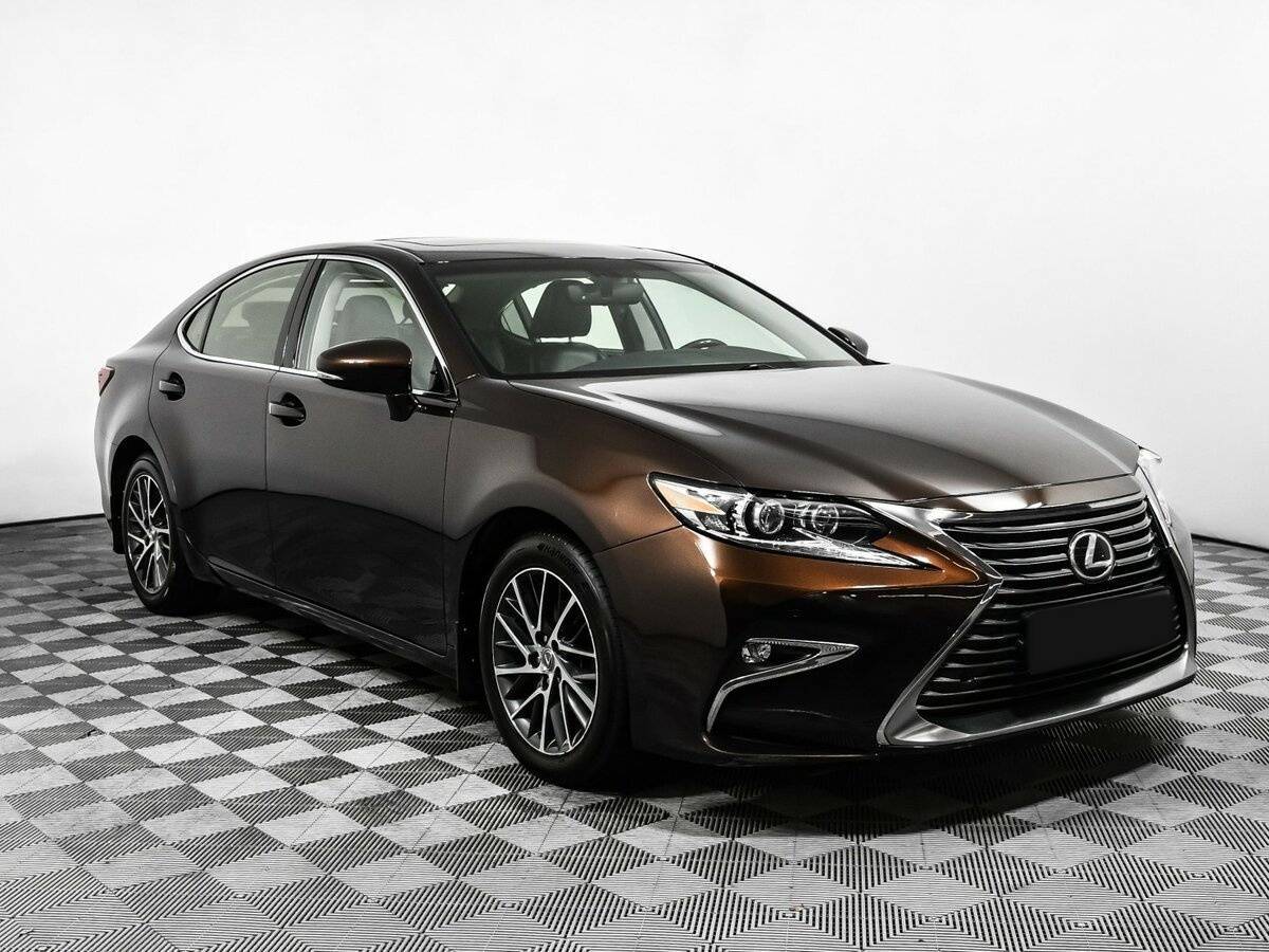 Lexus ES с пробегом — 2016 год. Фото: #2