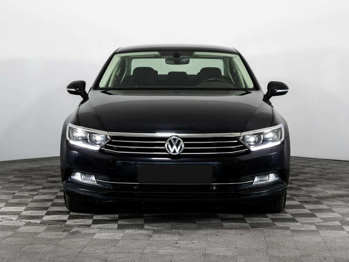 Volkswagen Passat с пробегом — 2018 год. Фото: #2