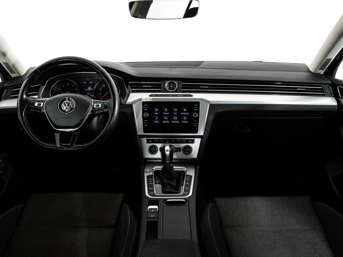 Volkswagen Passat с пробегом — 2018 год. Фото: #8