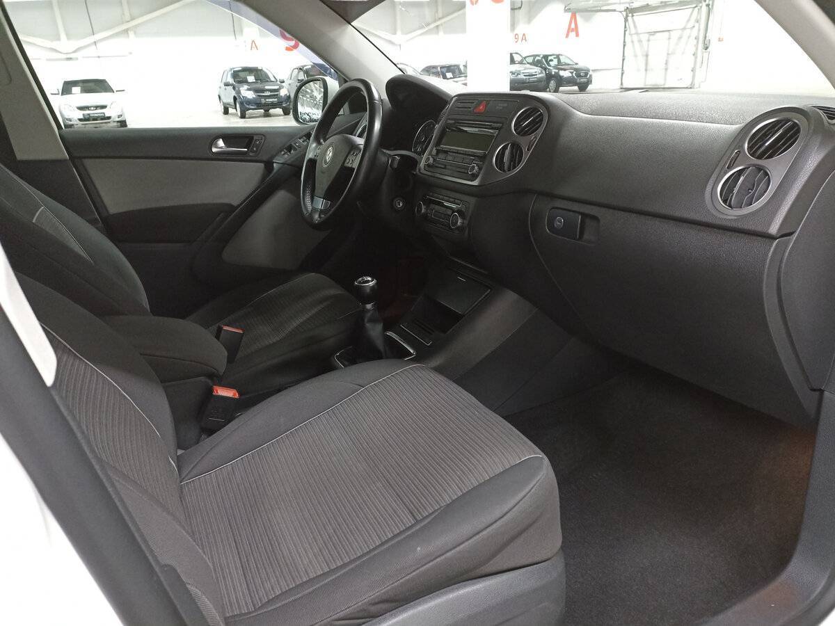 Volkswagen Tiguan с пробегом — 2010 год. Фото: #10