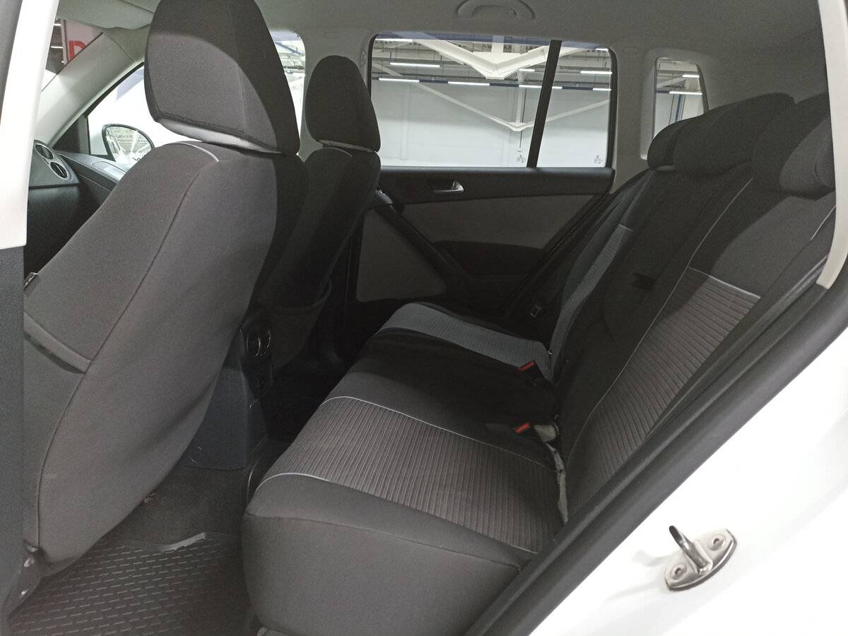 Volkswagen Tiguan с пробегом — 2010 год. Фото: #11