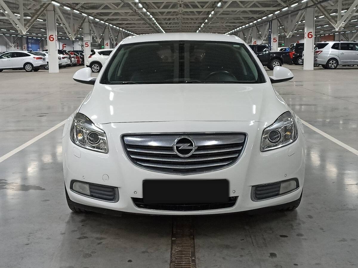 Opel Insignia с пробегом — 2011 год. Фото: #1