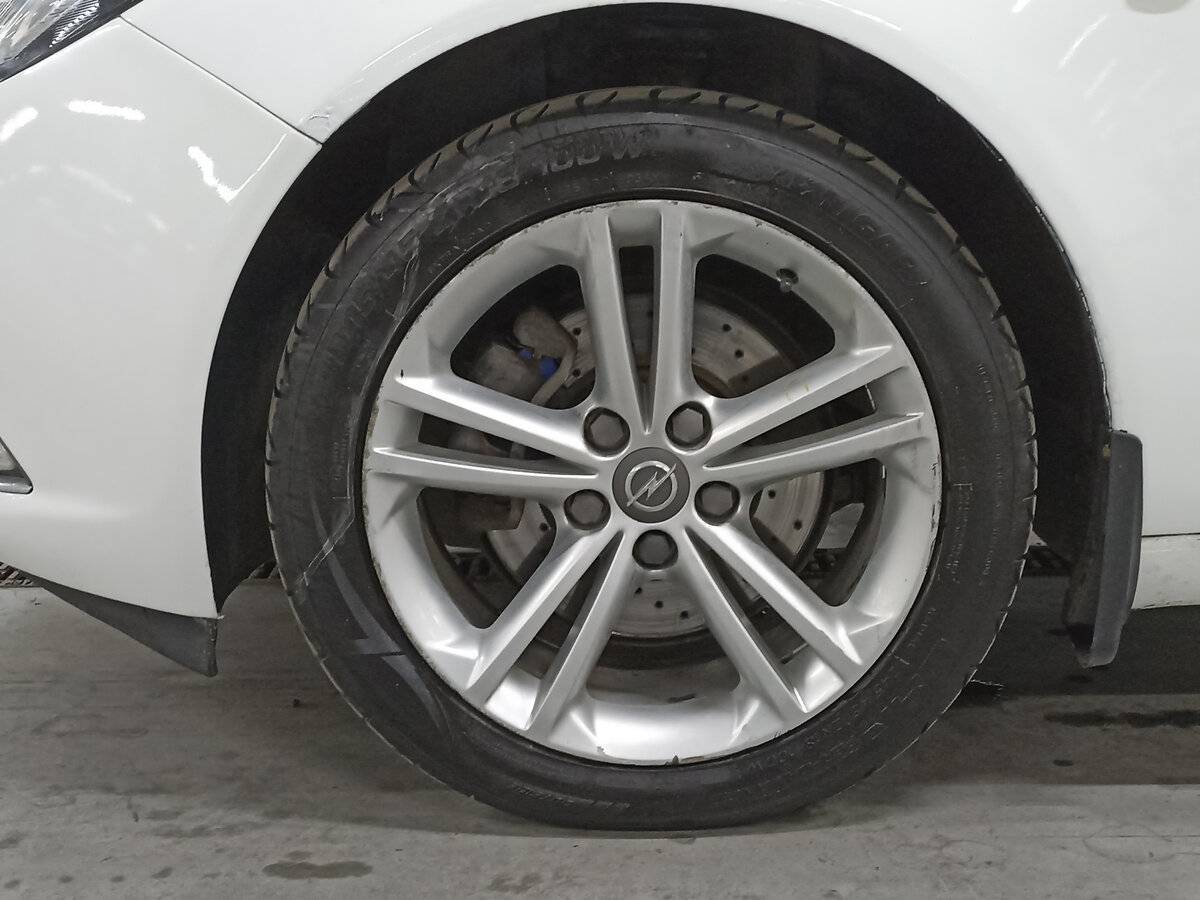 Opel Insignia с пробегом — 2011 год. Фото: #17