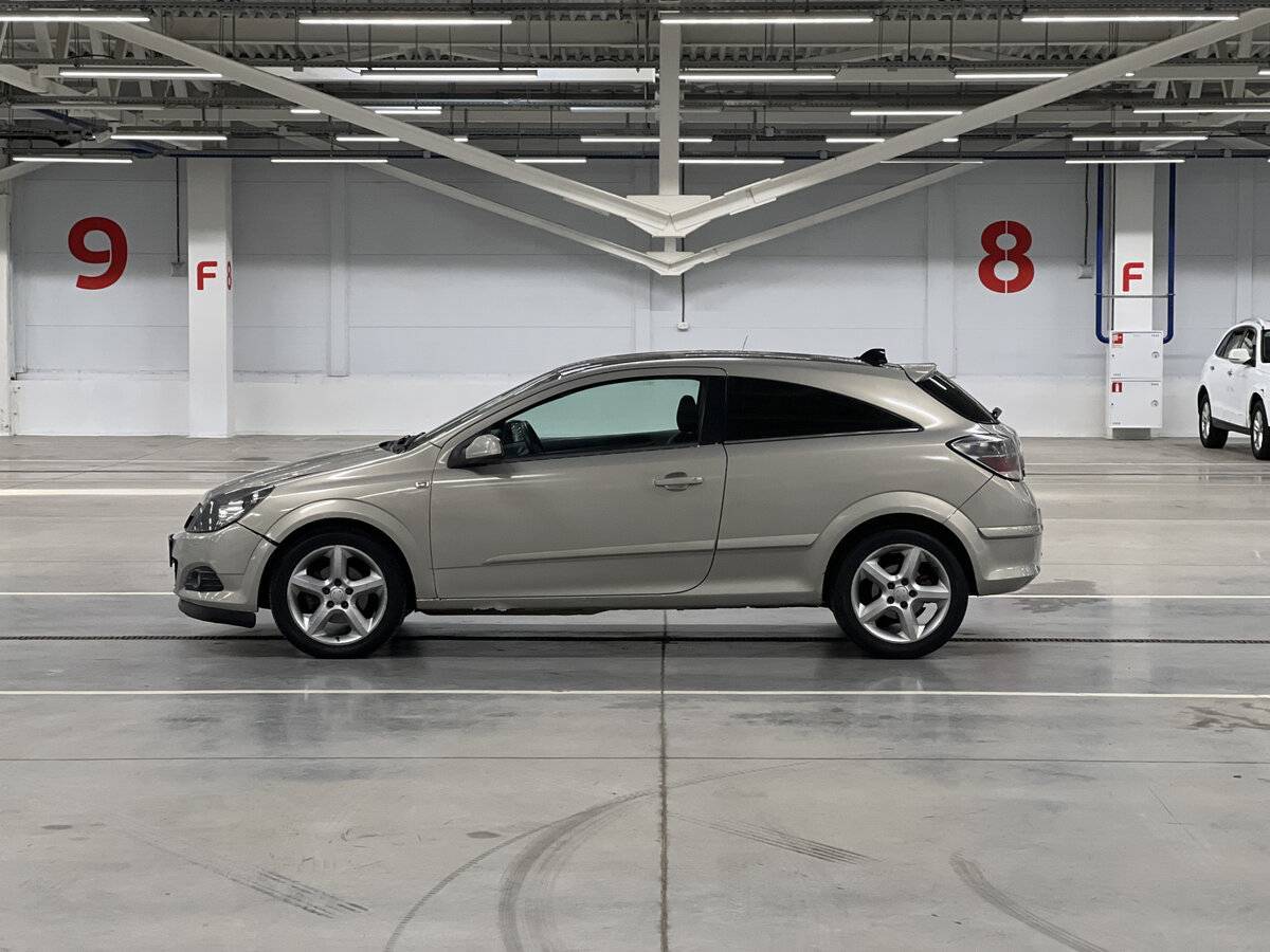 Opel Astra с пробегом — 2008 год. Фото: #7