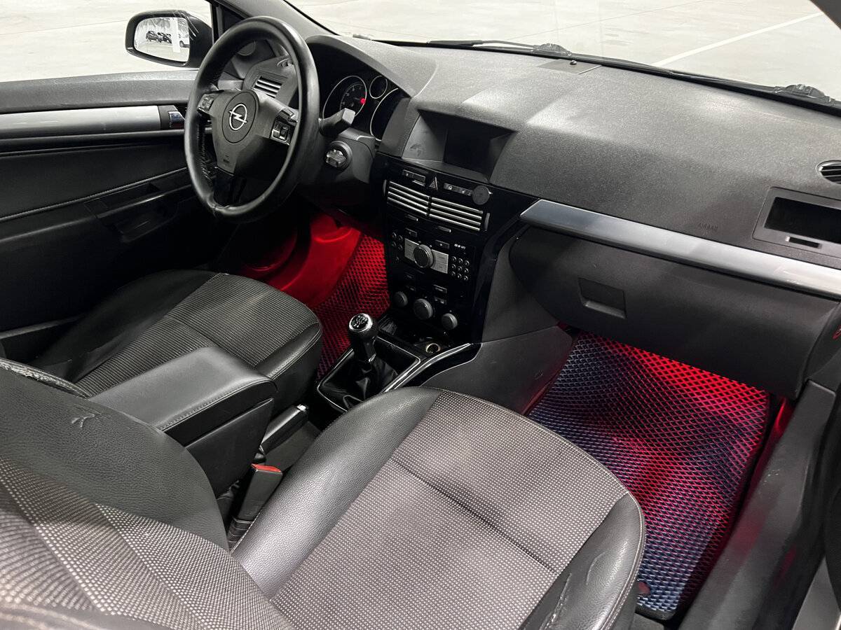 Opel Astra с пробегом — 2008 год. Фото: #10