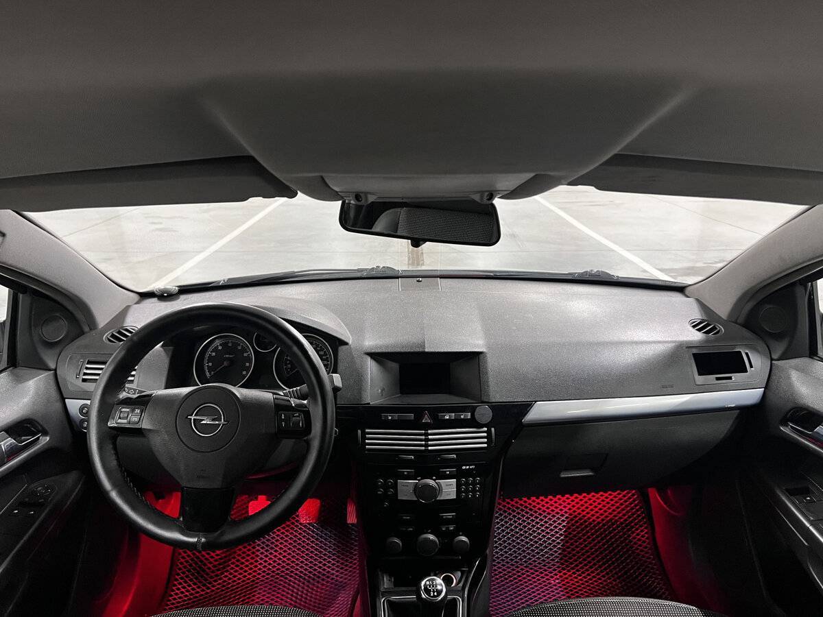 Opel Astra с пробегом — 2008 год. Фото: #13