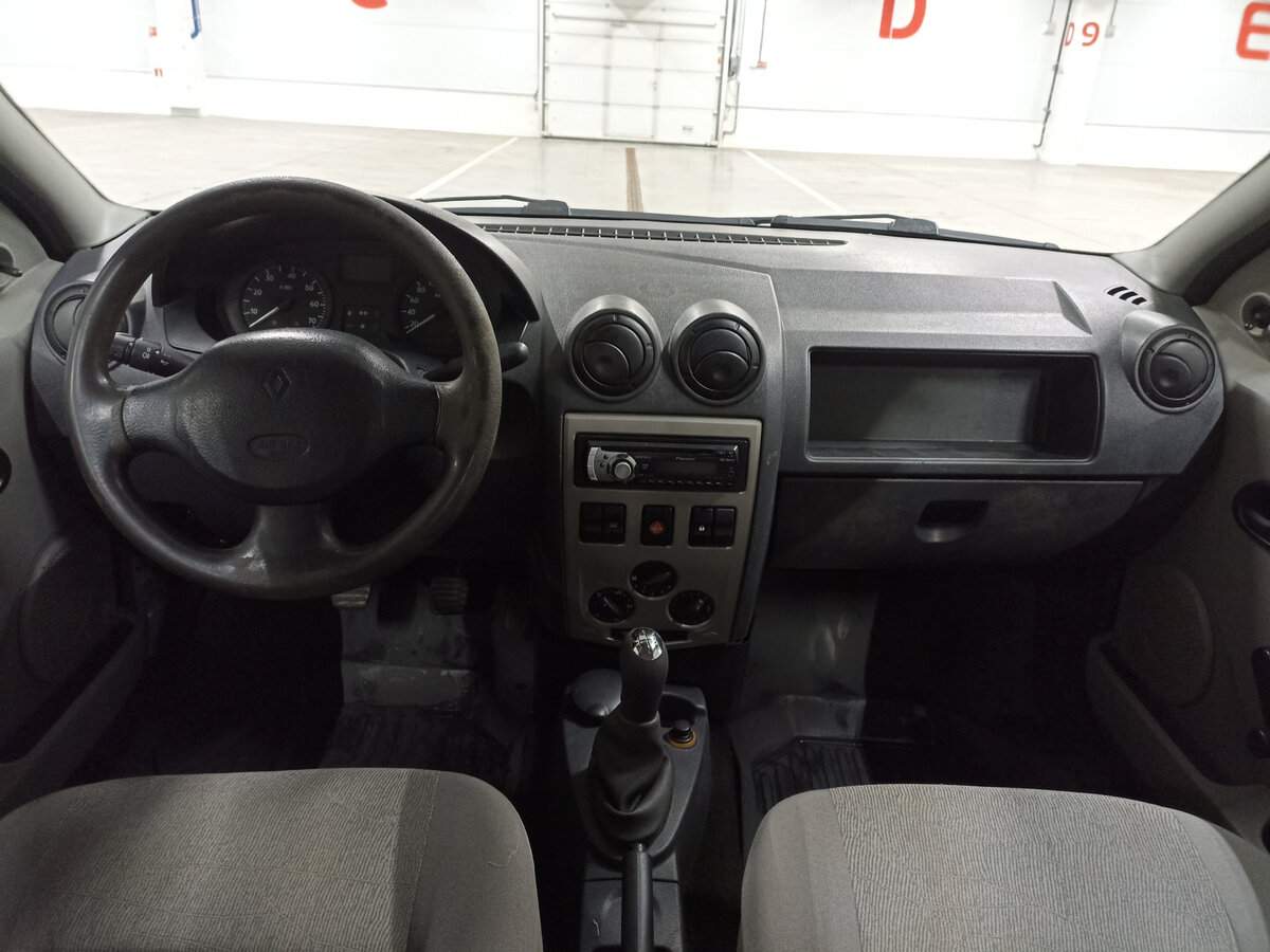 Renault Logan с пробегом — 2007 год. Фото: #13
