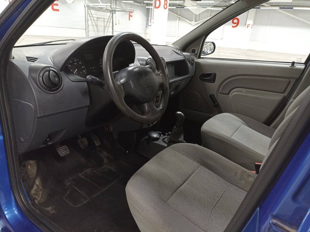 Renault Logan с пробегом — 2007 год. Фото: #15