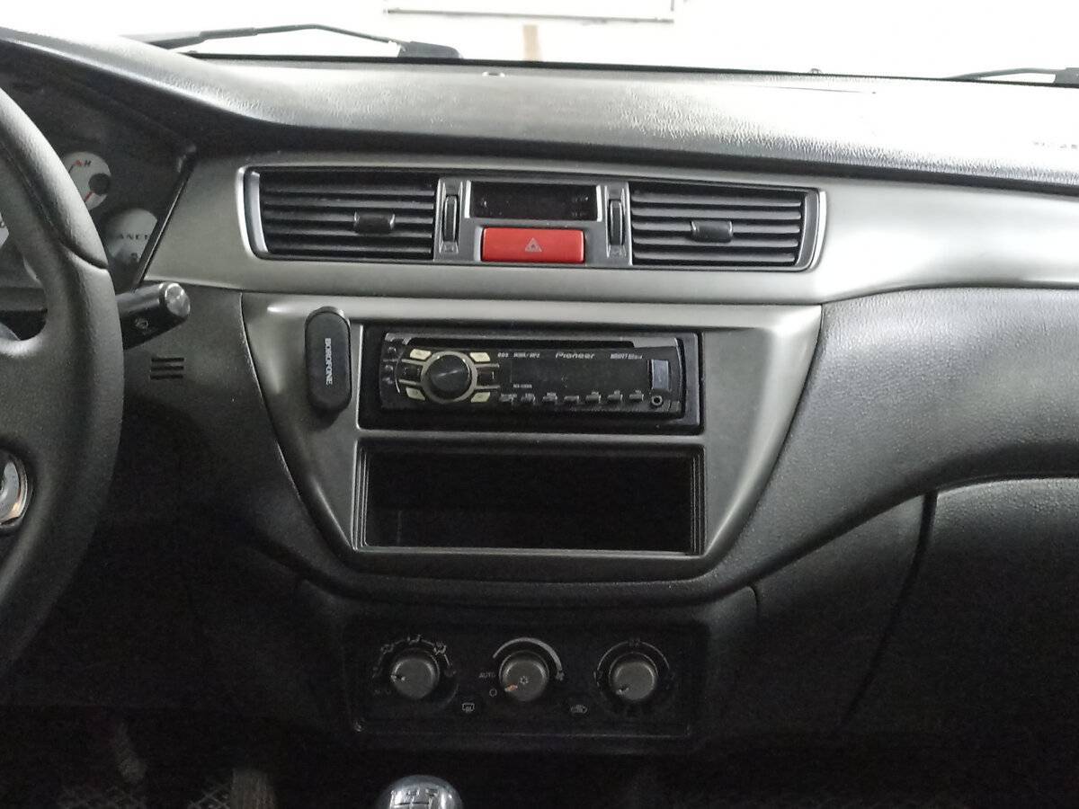 Mitsubishi Lancer с пробегом — 2006 год. Фото: #14