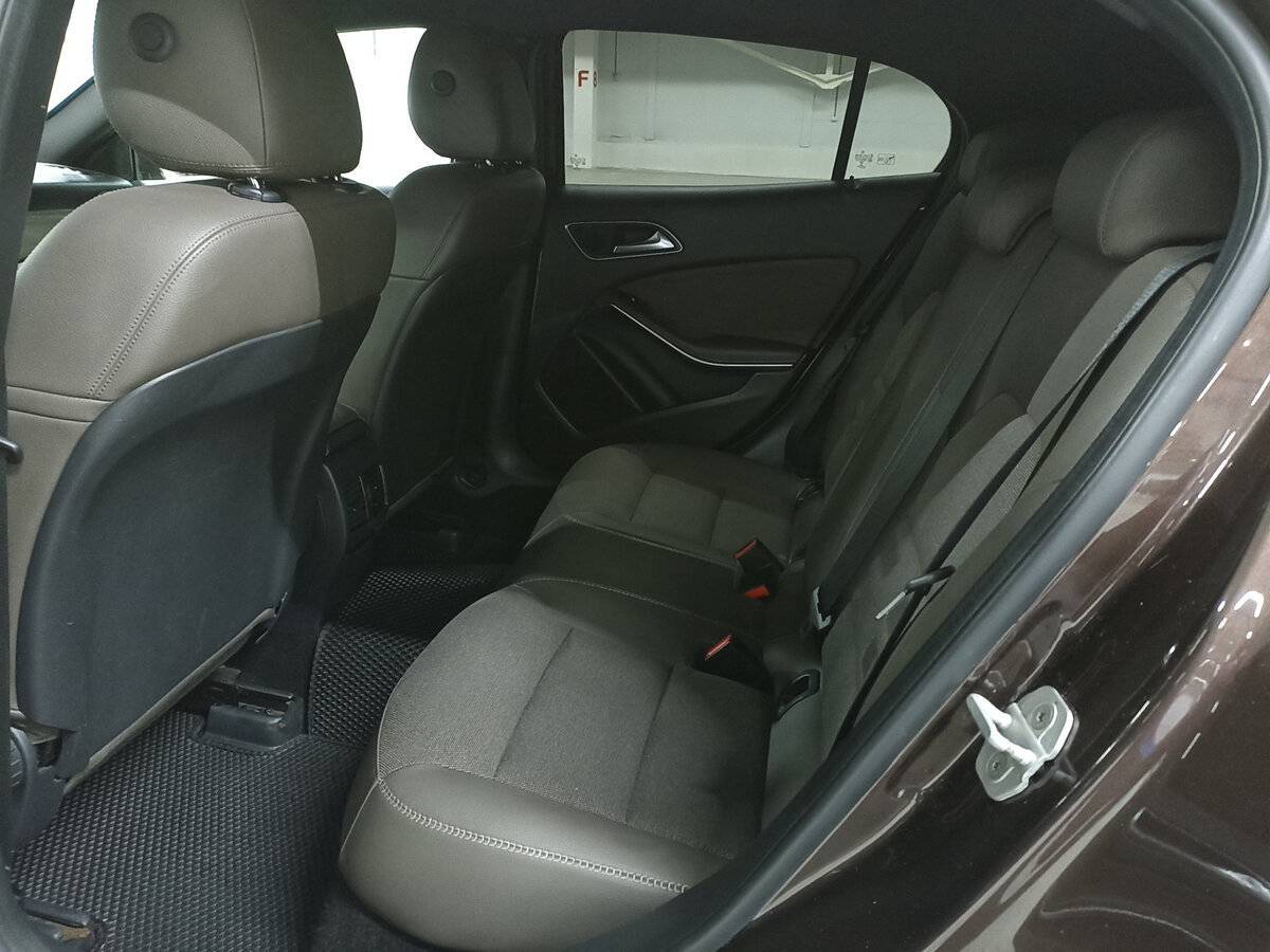 Mercedes-Benz GLA с пробегом — 2015 год. Фото: #11