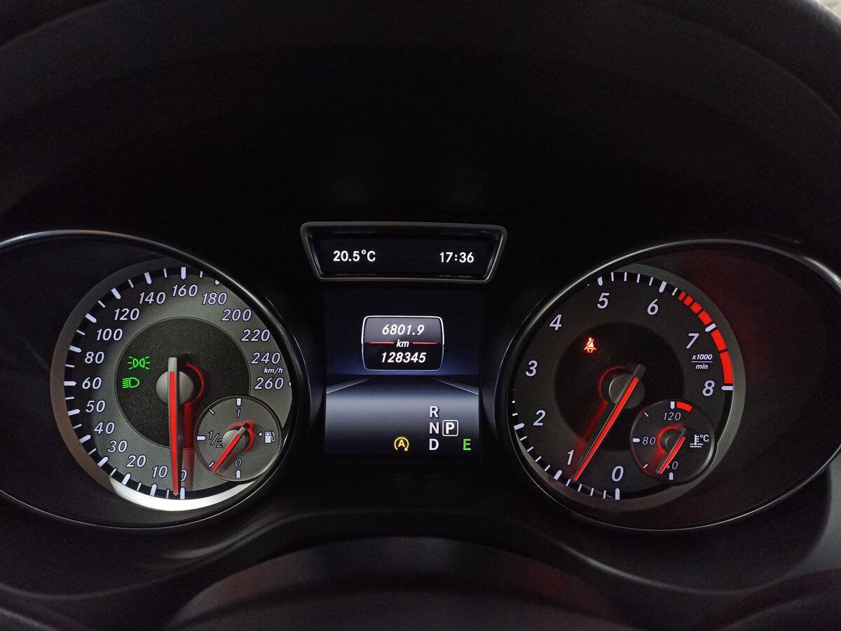 Mercedes-Benz GLA с пробегом — 2015 год. Фото: #12