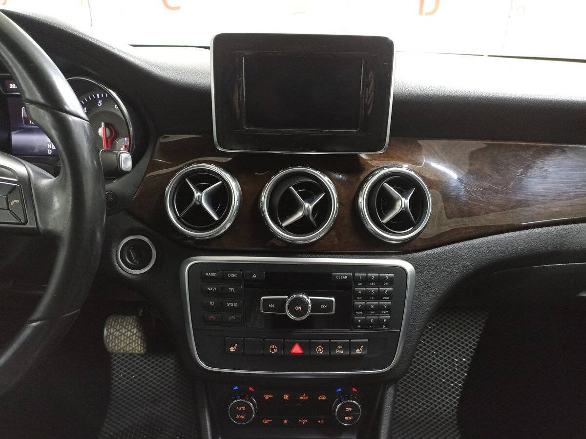 Mercedes-Benz GLA с пробегом — 2015 год. Фото: #14