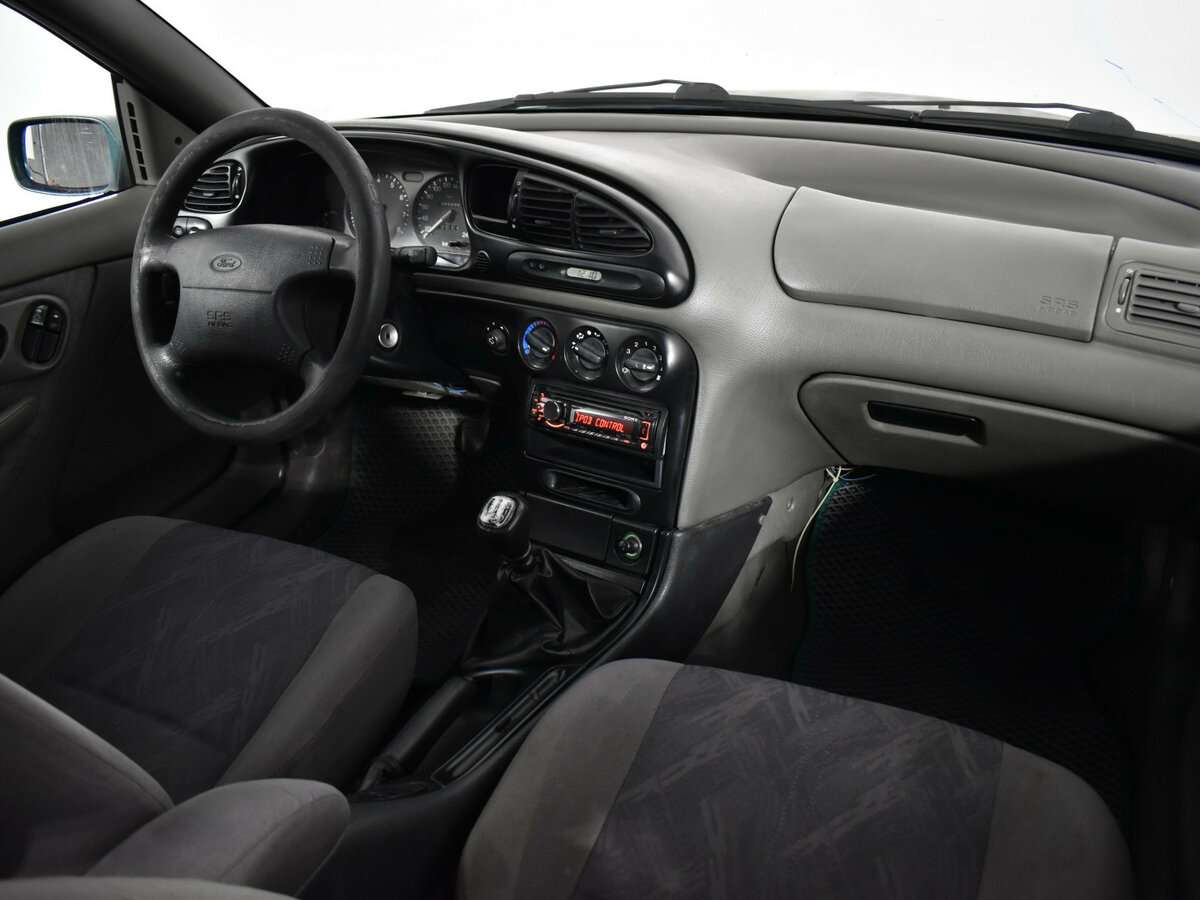 Ford Mondeo с пробегом — 1996 год. Фото: #9