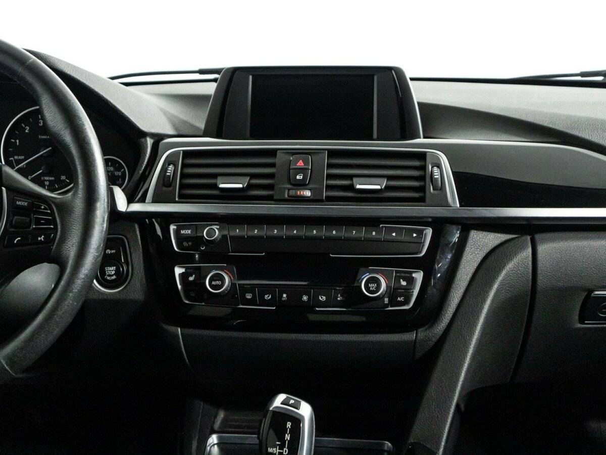 BMW 3 серии с пробегом — 2018 год. Фото: #13