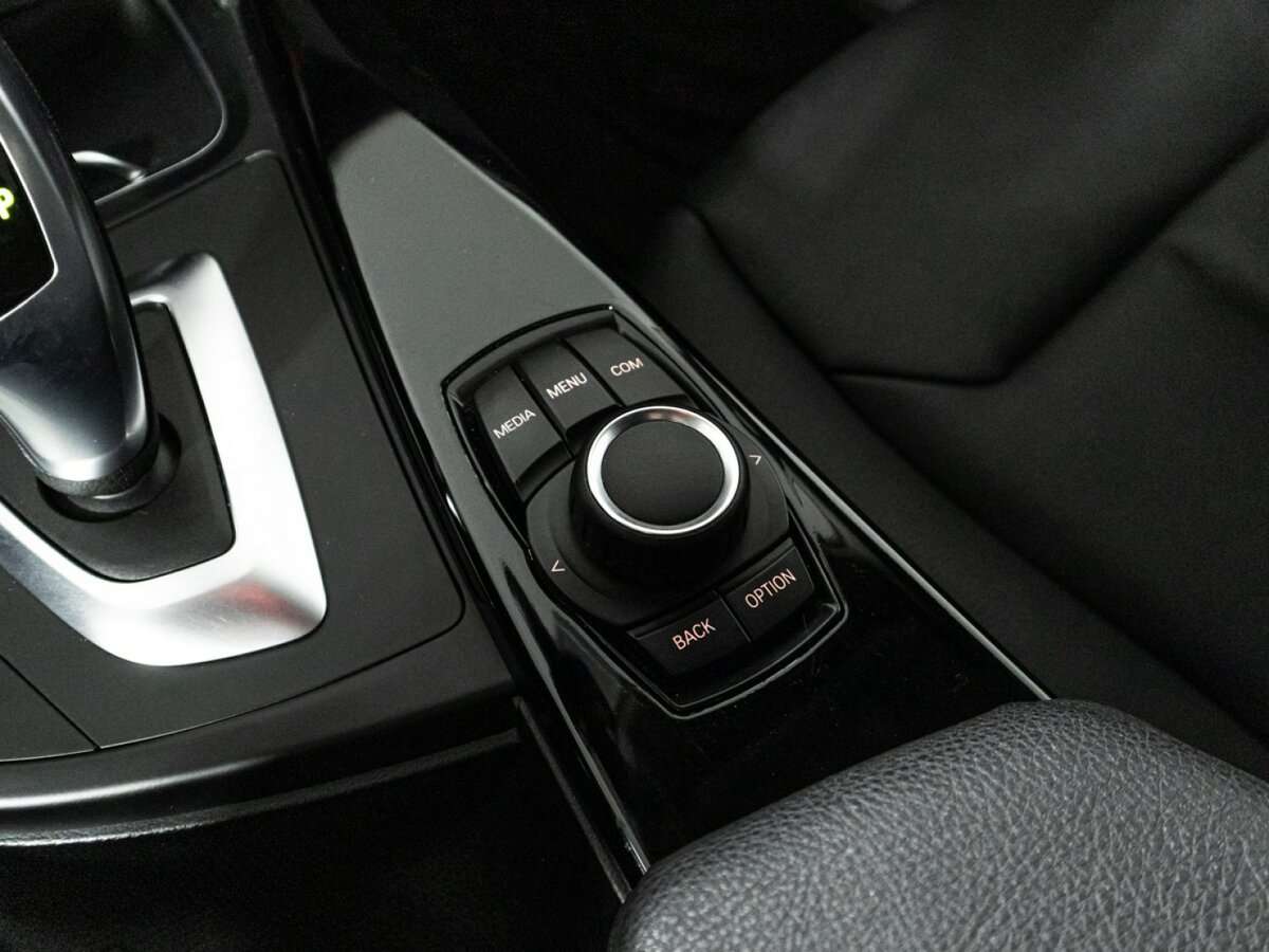 BMW 3 серии с пробегом — 2018 год. Фото: #16