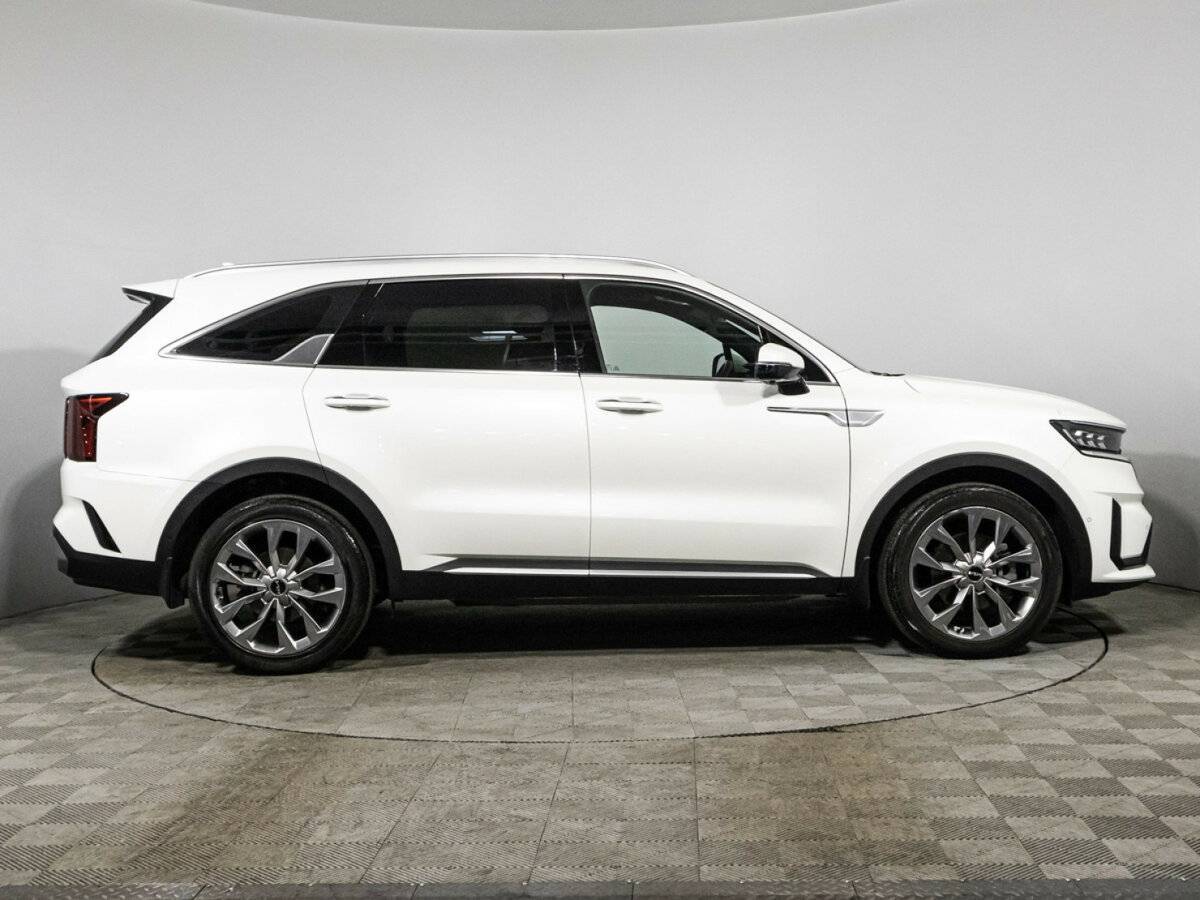 Kia Sorento с пробегом — 2023 год. Фото: #3