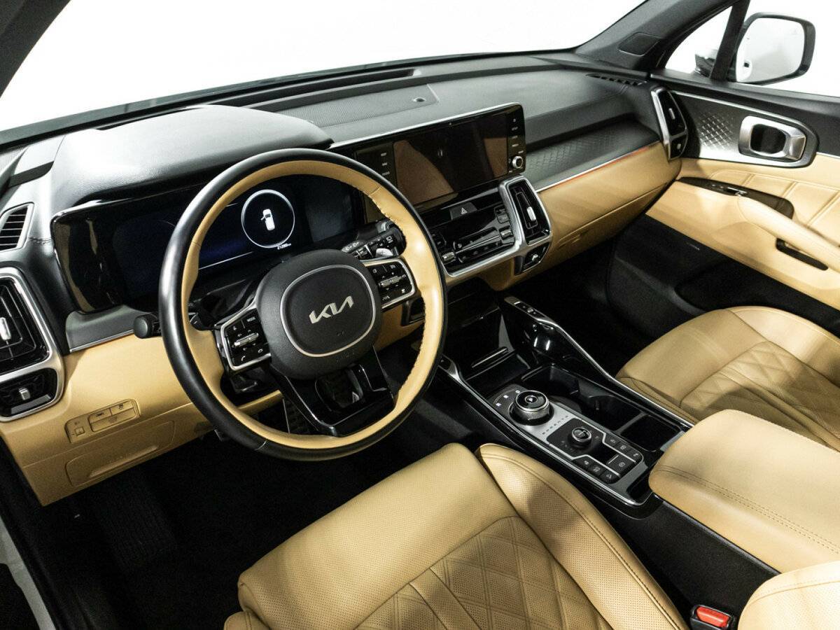 Kia Sorento с пробегом — 2023 год. Фото: #10