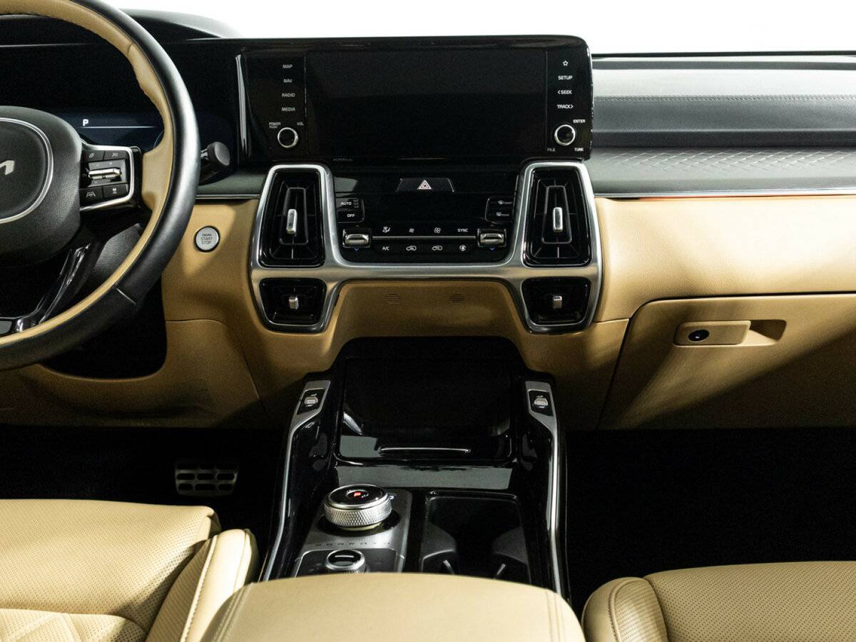 Kia Sorento с пробегом — 2023 год. Фото: #13