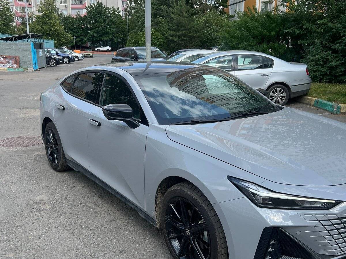 Changan UNI-V с пробегом — 2024 год. Фото: #1